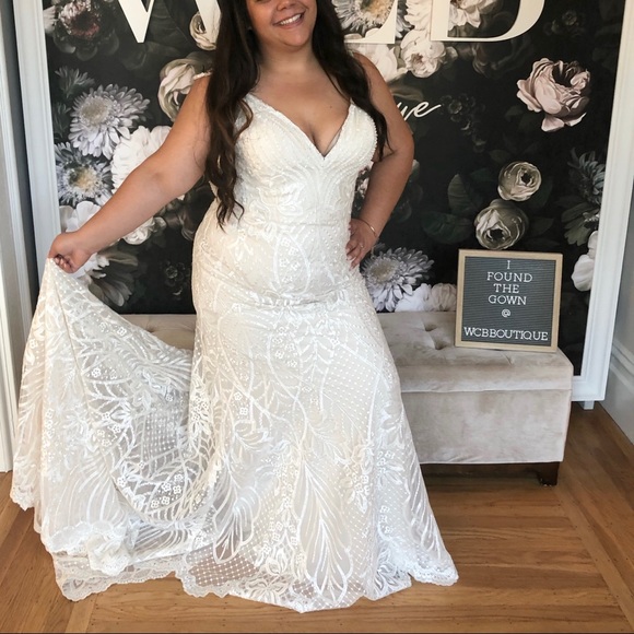 Allure Couture C530 Bridal Gown - Picture 2 of 8